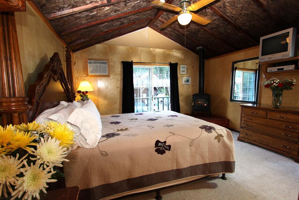The Woods Hotel - Gay Lgbtq Cabins 게른빌 외부 사진