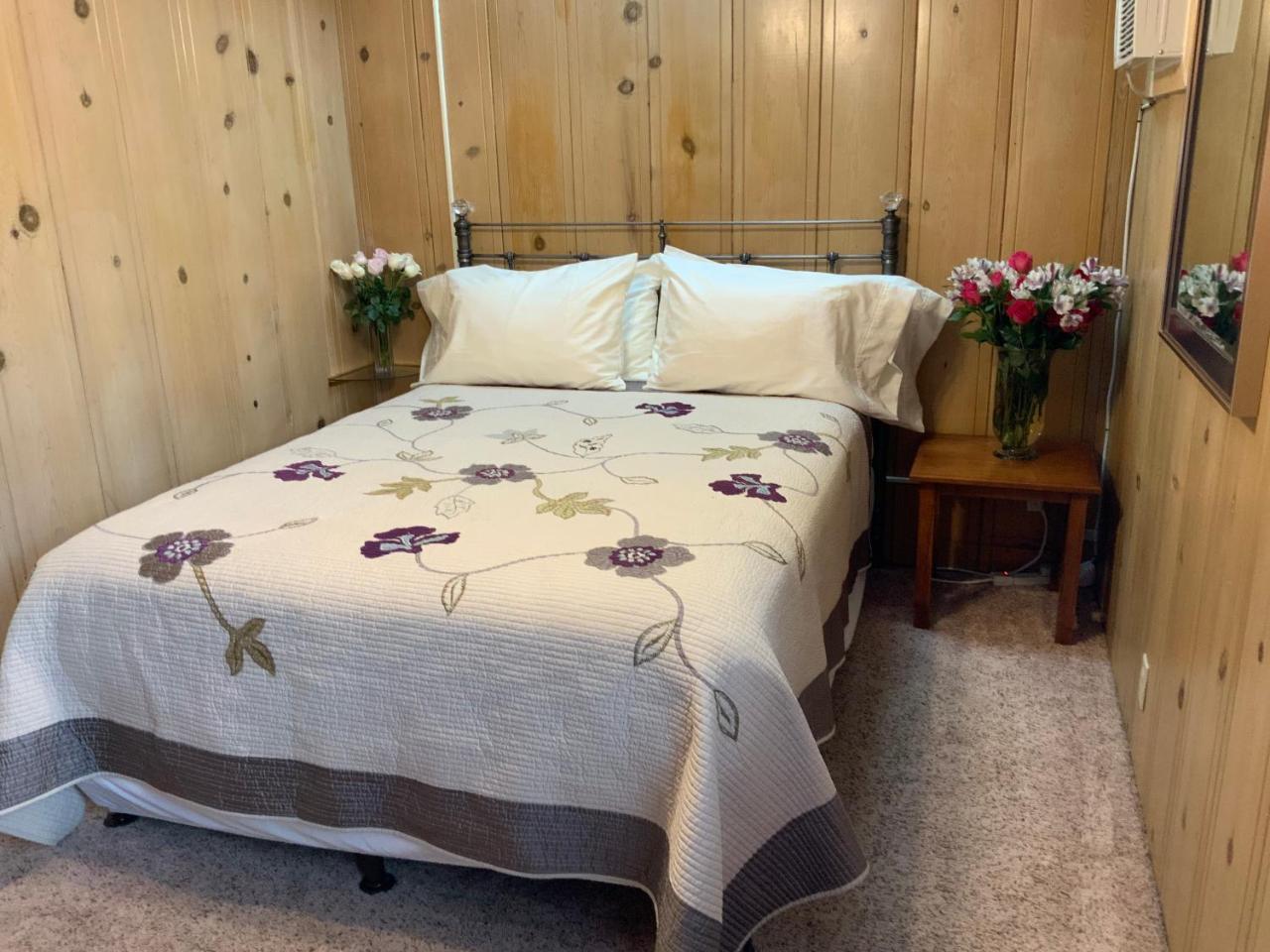 The Woods Hotel - Gay Lgbtq Cabins 게른빌 외부 사진